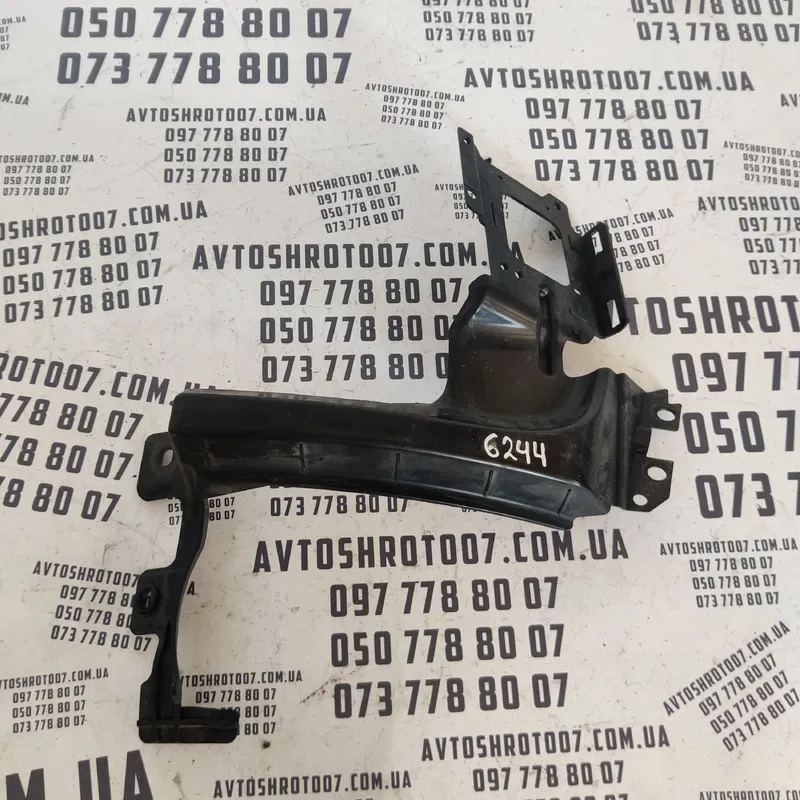 Кронштейн бампера RR Evoque (11-18) зад лів OEM bj3217e801a
