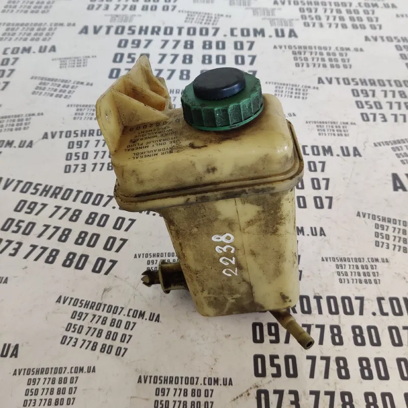 Бачок ГУР Audi 80 B3 (86-91) OEM 8A0422373C