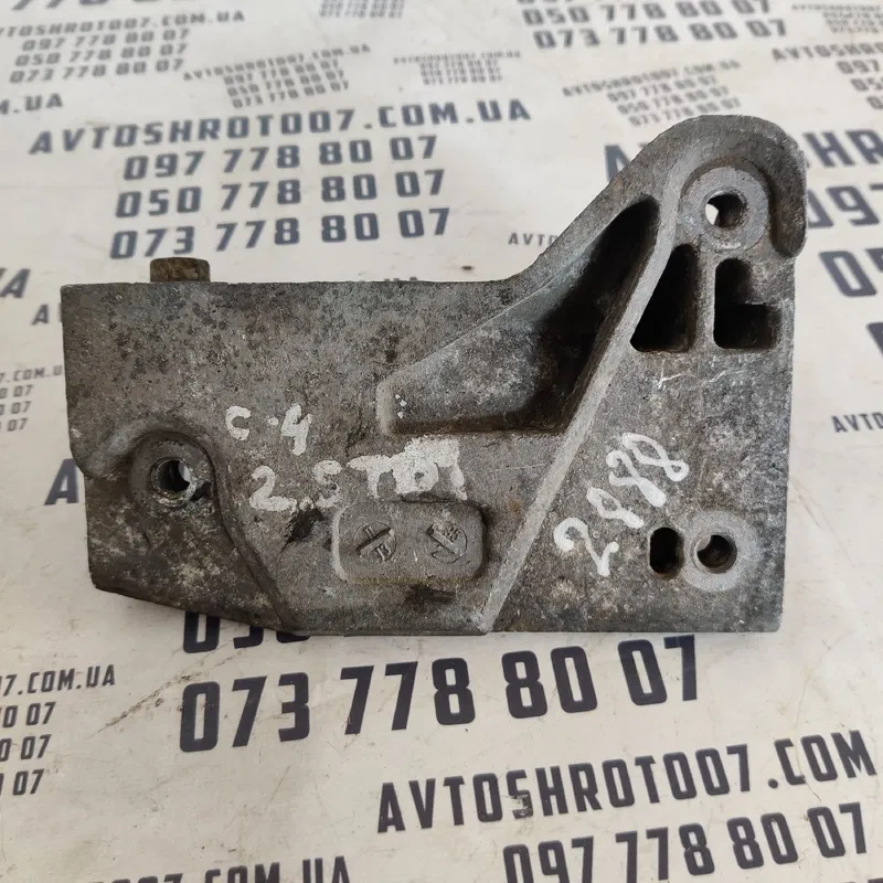 Кронштейн двигуна Audi A6 C4 (94-97) OEM 4A0199354