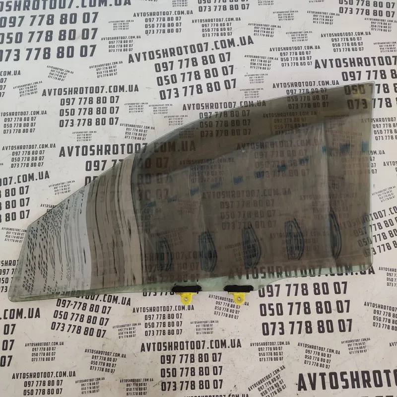 Скло дверей Mitsubishi Lancer 9 (03-08) переднє праве