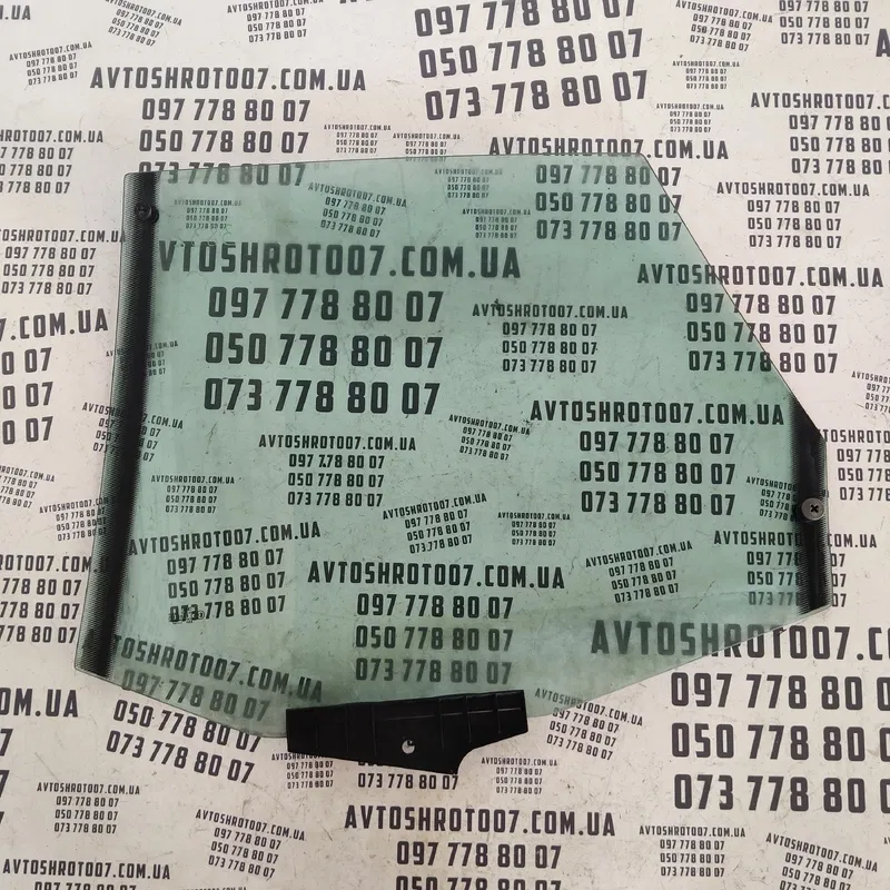 Скло дверей Audi 80 B3 (86-91) заднє праве OEM 893837572