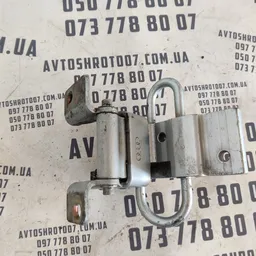 Дверна завіса Audi A4 B5 (94-01) задня ліва нижня 4A0833411A