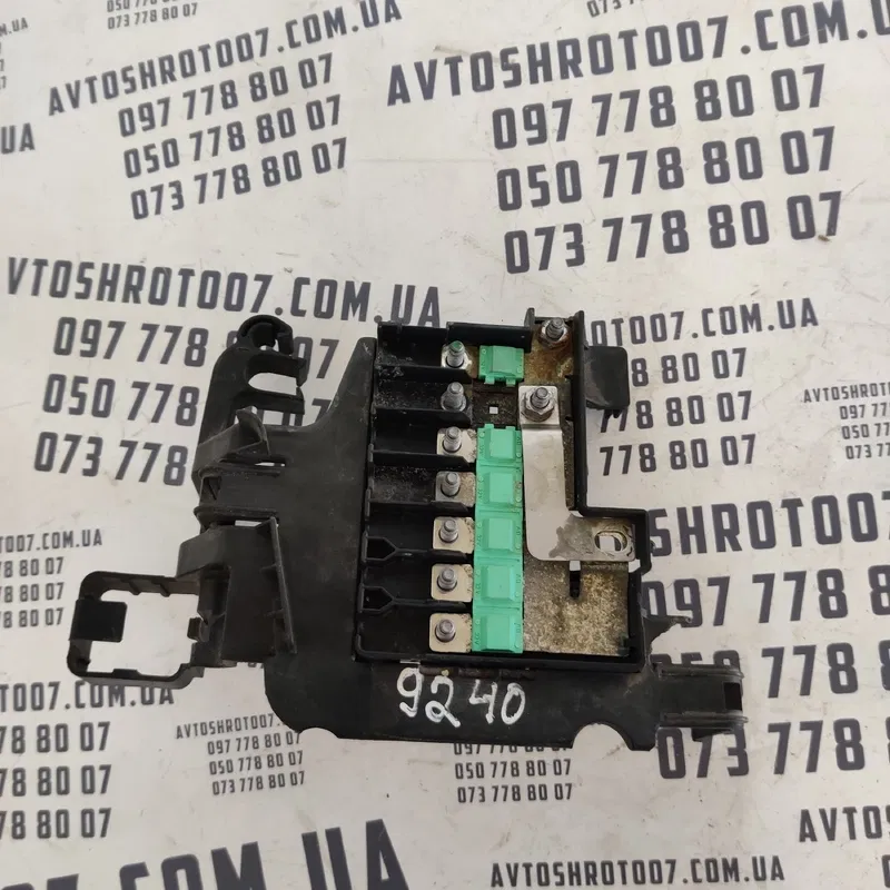 Блок запобіжників Skoda Rapid (12-20) OEM 6R0937550A
