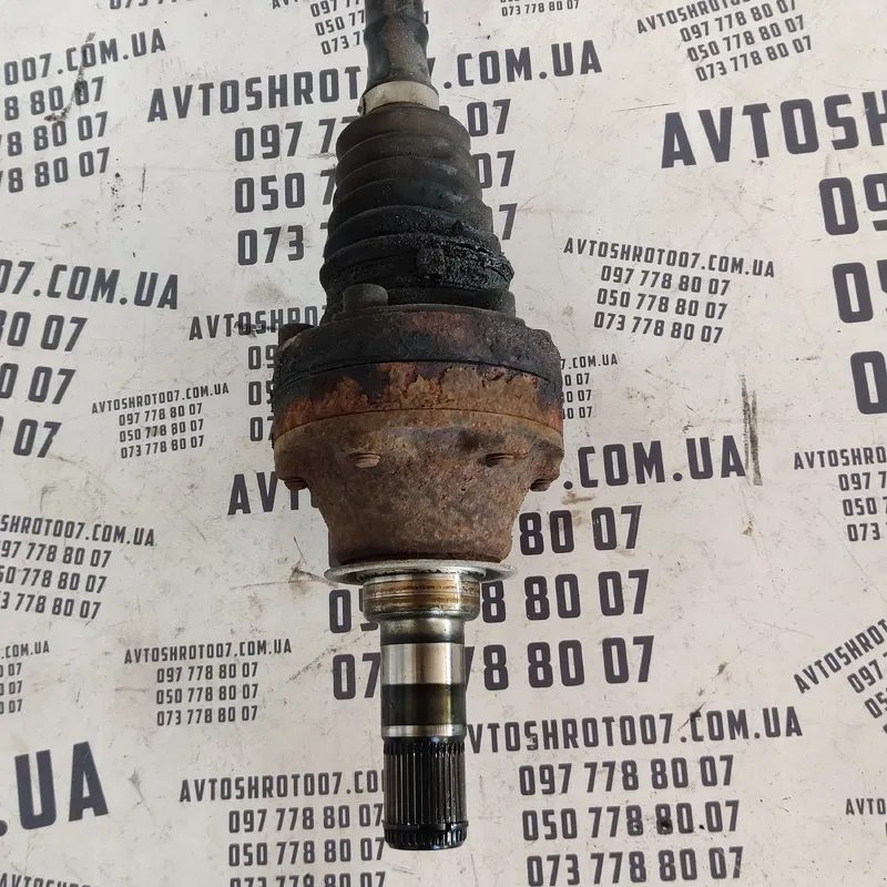 Привід пер. Audi Q7 4L (05-15) 3.6 Бенз. Пр. OEM 8200484595