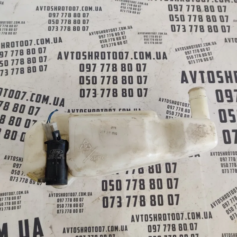 Бачок омивача Ford Mustang 5 (05-14) задній OEM 8603102060