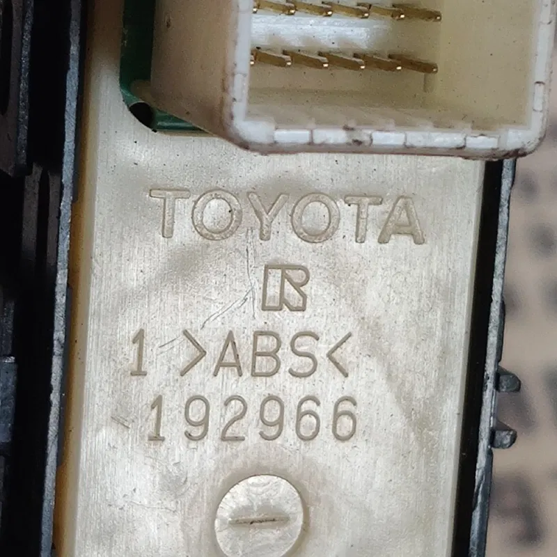 Кнопка склопідіймача Lexus RX 350 08-15 перед. права 9688780