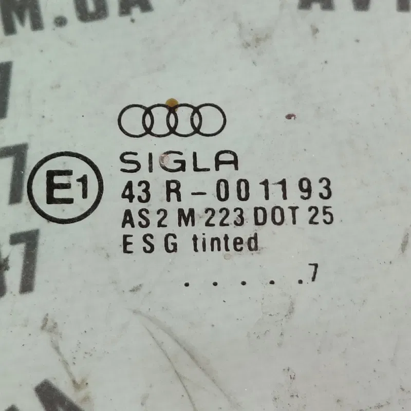 Скло дверей Audi 80 B3 (86-91) переднє ліве OEM 43r001193