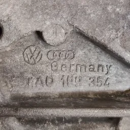 Кронштейн двигуна Audi A6 C4 (94-97) OEM 4A0199354 фото 4