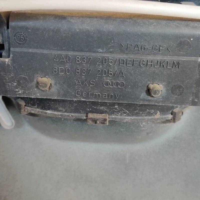Двері Audi A4 B5 (94-01) передня ліва OEM 8L0867171B