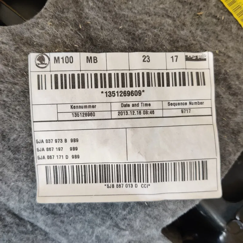 Карта дверей передня ліва Skoda Rapid 12-19 OEM 5jb867011a
