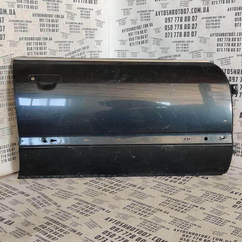 Двері передні праві Audi A8 D2 OEM 8D0837208A