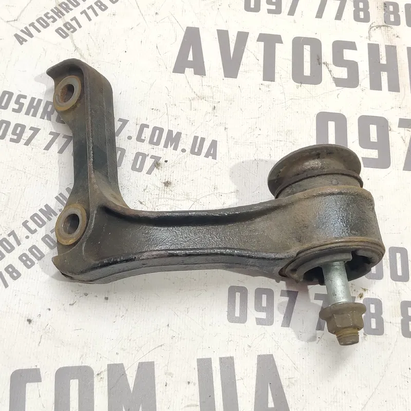 Кронштейн привода Kia Sorento 1 (02-09) 2.5 CRDi нижній пер.