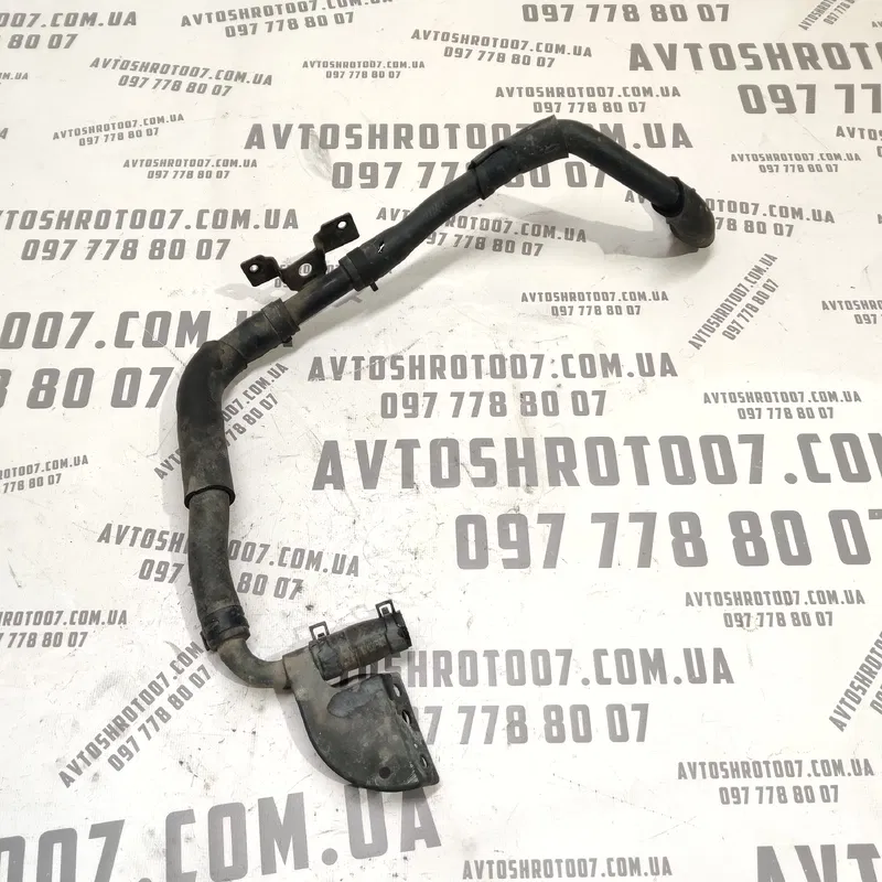 Трубка системи охолодження Kia Sorento 1 (02-09) 2.5 CRDi