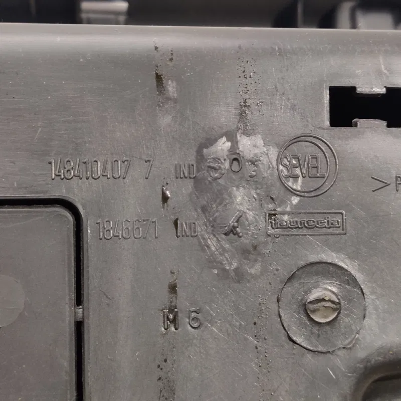 Бардачок Peugeot 807 (02-14) 2.2 HDI OEM 14914850yd