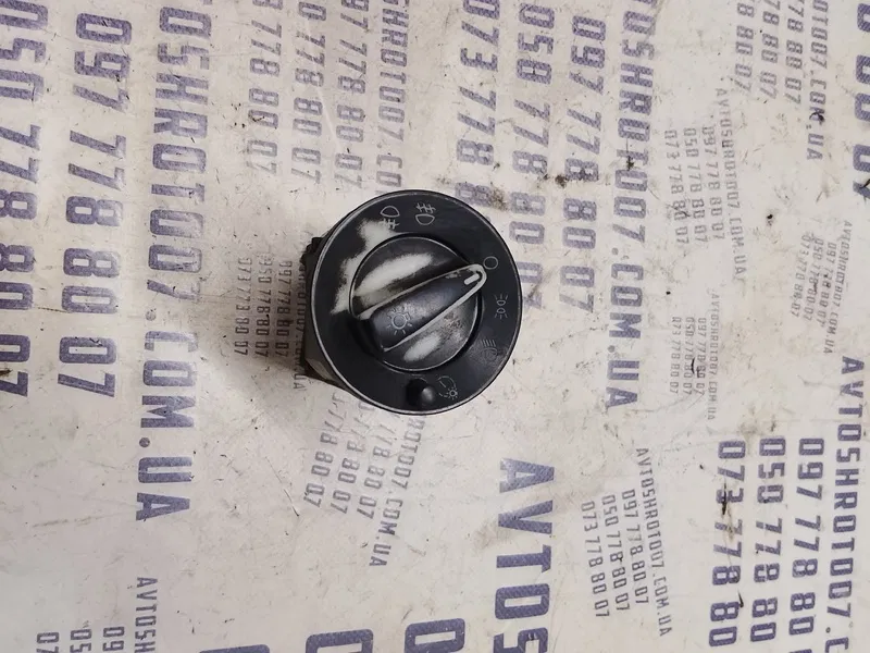 Перемикач світла Skoda Octavia 96-10 1.9 TDI OEM 1U0941531A