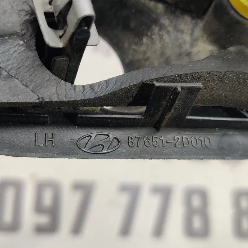 Накладка Hyundai Elantra 3 (00-06) 1.6 ліва OEM 876512d010