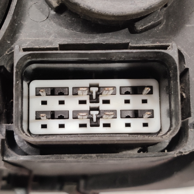 Фара Volvo V50 (04-12) 2.0D передня права OEM 30698886