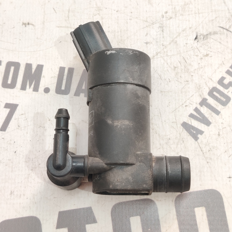Насос омивача скла Volvo V50 (04-12) 2.0D OEM 1s7117k624fe