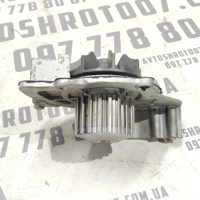 Помпа Volvo V50 (04-12) 2.0 Дизель D4204T