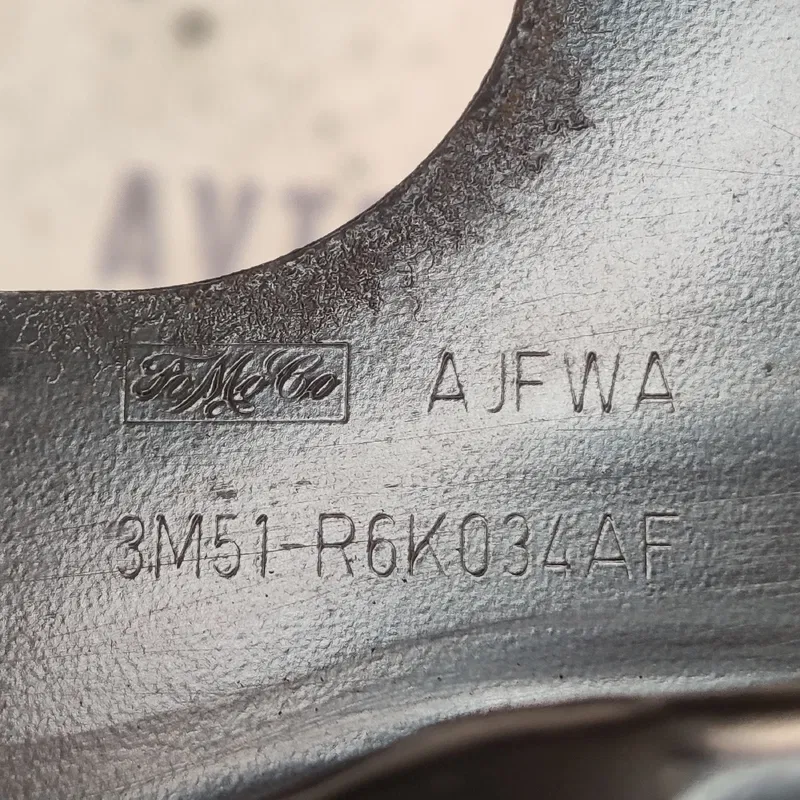 Кріплення АКБ Volvo V50 (04-12) 2.0D ліве OEM 3m51r6k03aaf