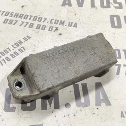 Демпфер підрамника задній Volvo V50 04-12 2.0D OEM 30714071