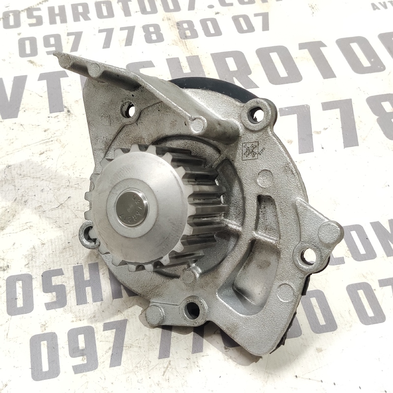 Помпа Volvo V50 (04-12) 2.0 Дизель D4204T