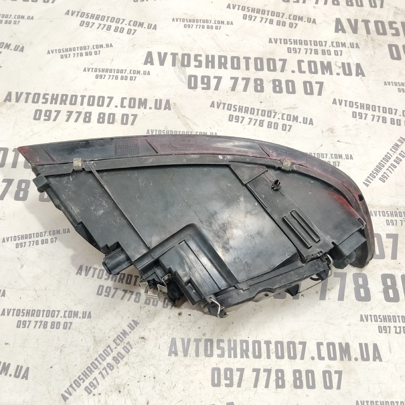 Фара Volvo V50 (04-12) 2.0 Дизель передня ліва OEM 30698885