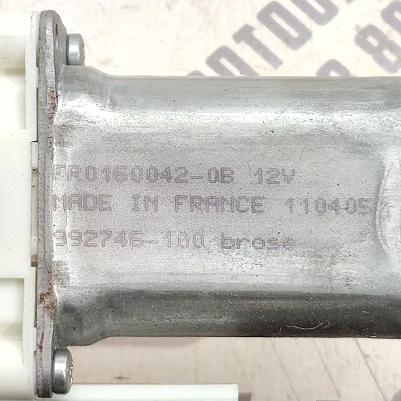 Мотор склопідіймача Volvo V50 04-12 2.0D п.пр. OEM 30737681