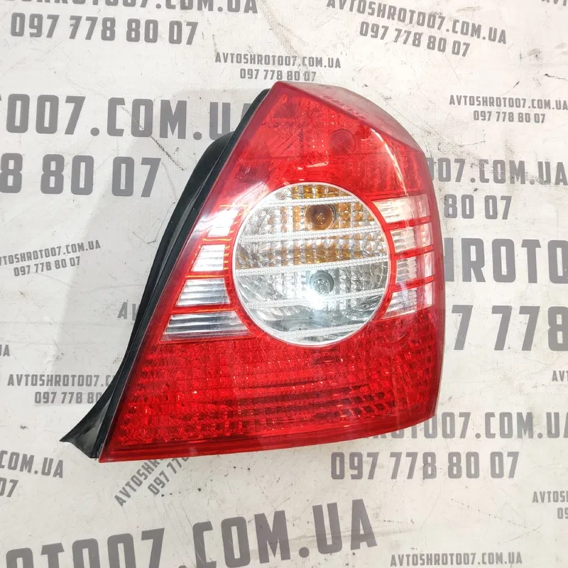 Ліхтар задній правий Hyundai Elantra 3 (00-06) 1.6 924022d5