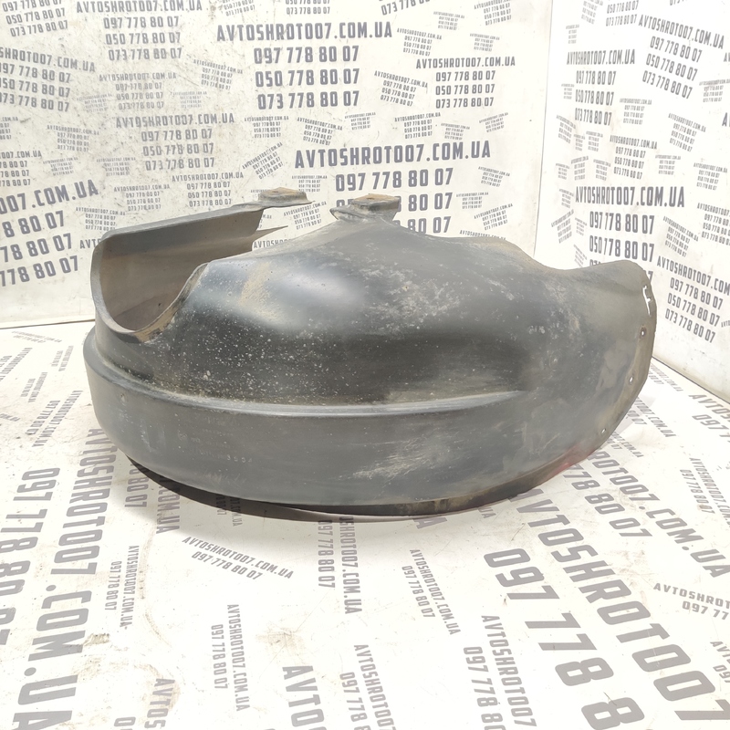 Підкрилок Volvo V50 (04-12) 2.0D Зад. Пр. Ниж. OEM 30678140