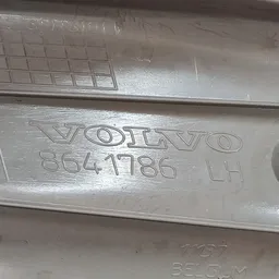 Накладка салону Volvo V50 04-12 2.0D задня ліва OEM 8641786 фото 3