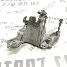 Кронштейн двигуна Volvo V50 (04-12) 2.0 Дизель 9648584680