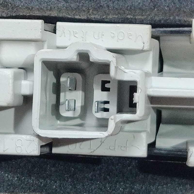 Ліхтар задній Volvo V50 (04-12) 2.0D правий OEM 30698921