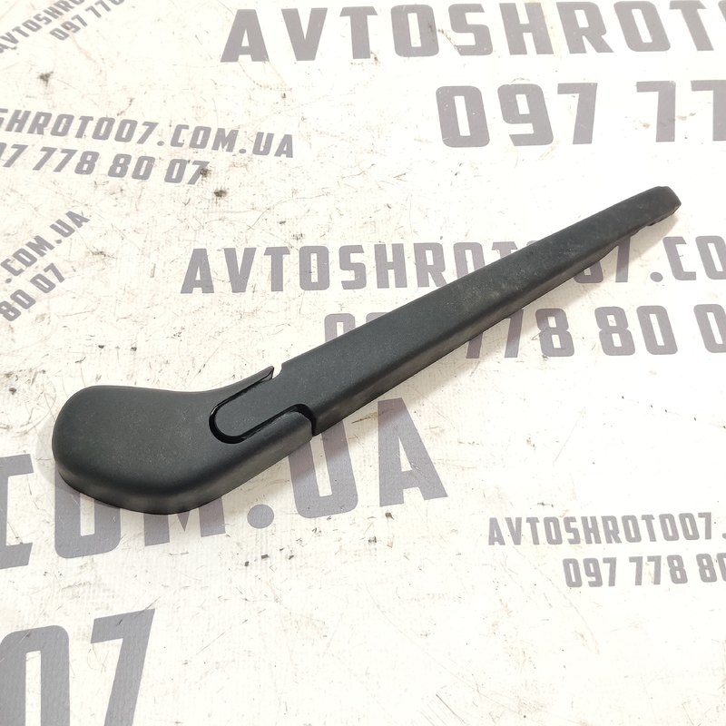 Двірник Volvo V50 (04-12) 2.0 Diesel задній OEM 8662745