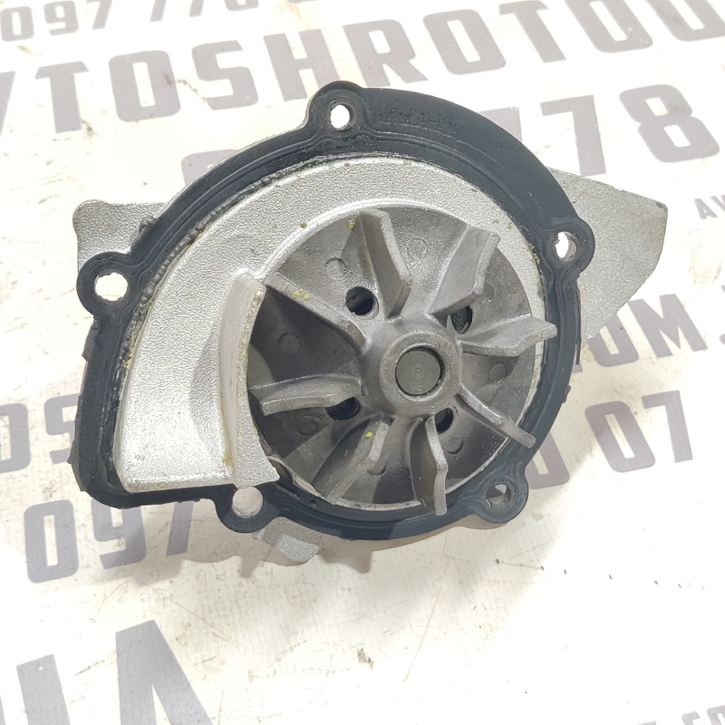 Помпа Volvo V50 (04-12) 2.0 Дизель D4204T фото 2