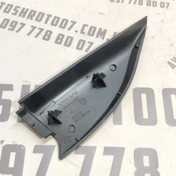 Накладка салону Volvo V50 (04-12) 2.0D зад ліва OEM 30715408