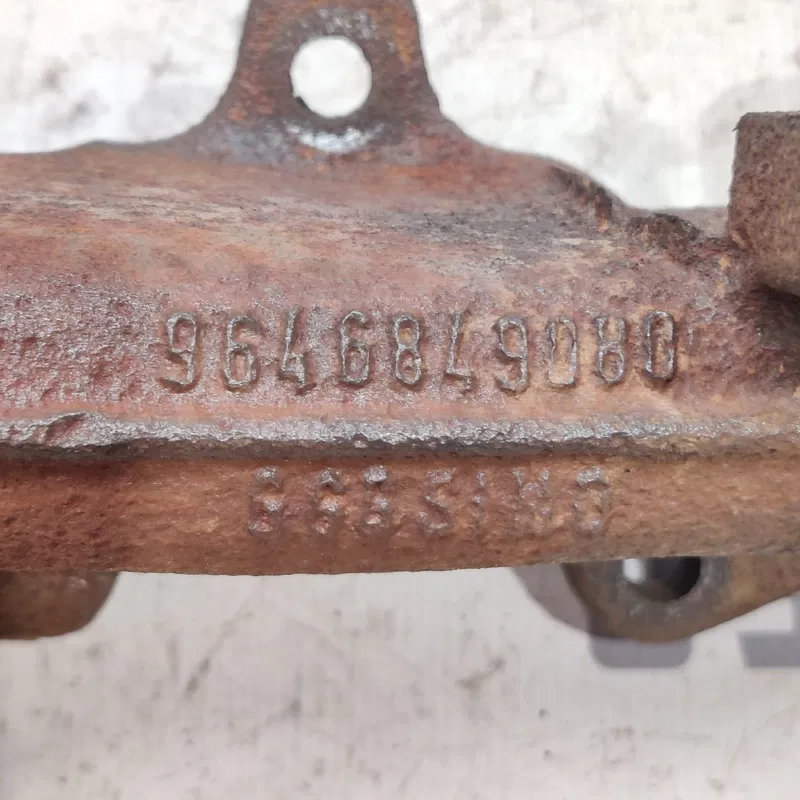Колектор випускний Volvo V50 (04-12) 2.0 D OEM 9646849080