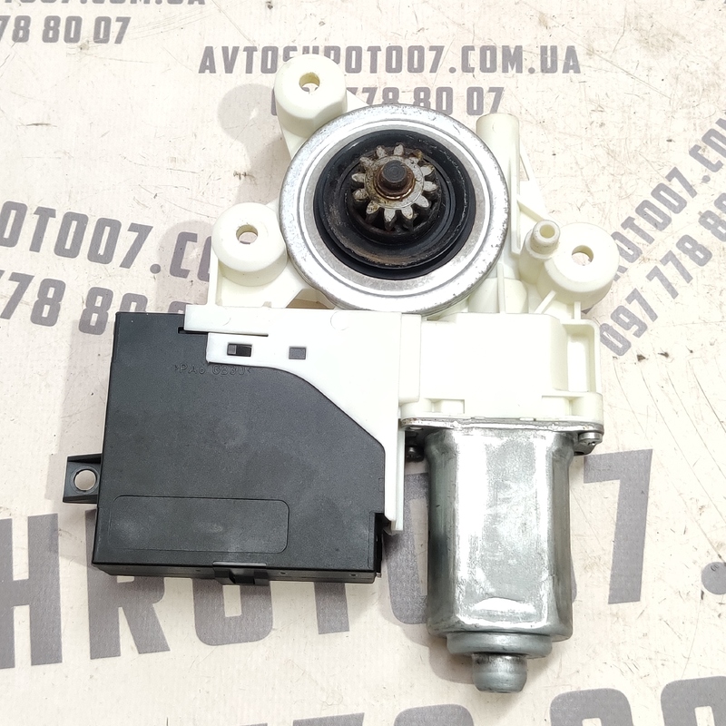 Мотор склопідіймача Volvo V50 04-12 2.0D задня ліва 30724755 фото 2