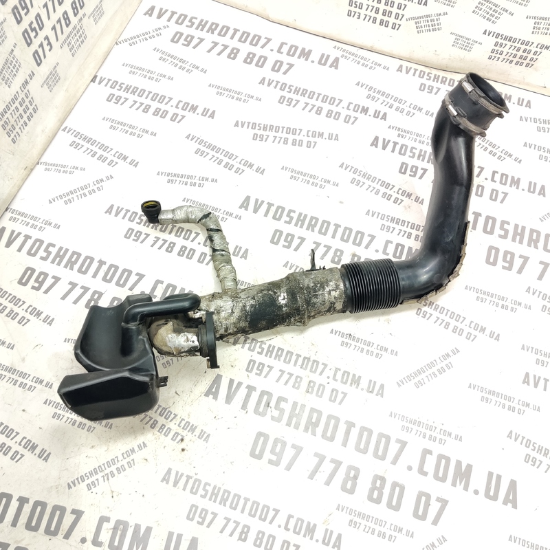 Патрубок повітряний Volvo V50 (04-12) 2.0D OEM 3m519a673h