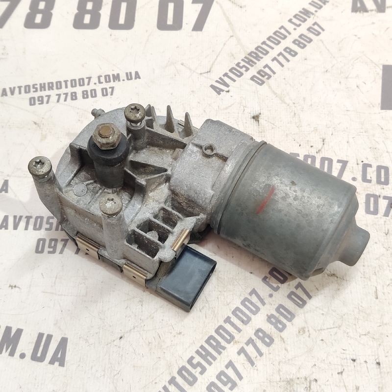 Мотор склоочисника Volvo V50 04-12 2.0D перед OEM 1137328216