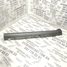 Накладка Kia Sorento 1 (02-09) 2.5 CRDi передня права нижня