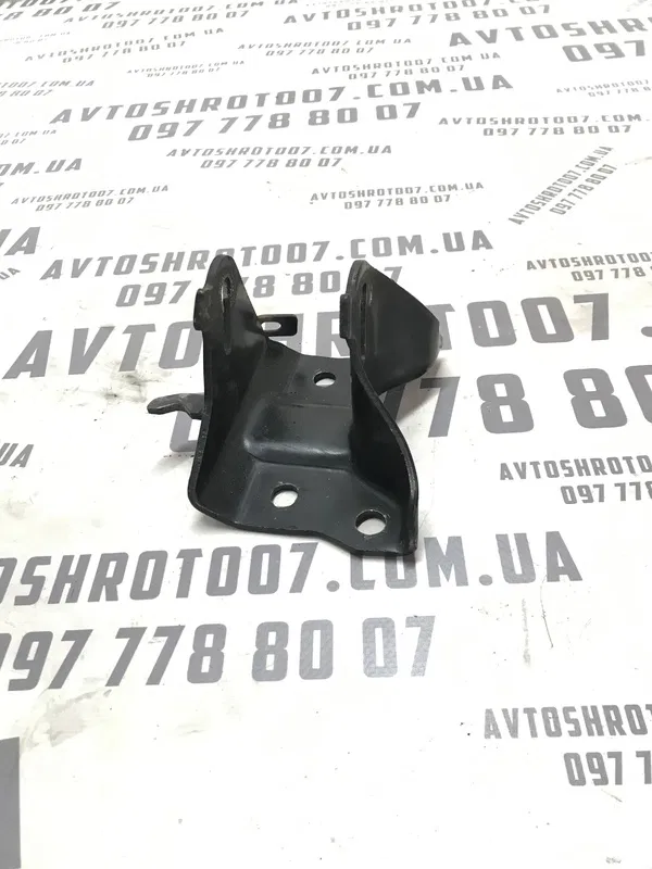 Кронштейн двигуна Kia Cerato 1 (04-09) 2.0 передня нижня