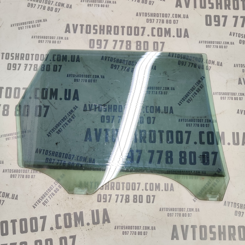 Скло дверей Volvo V50 (04-12) 2.0 Дизель задня ліва фото 2