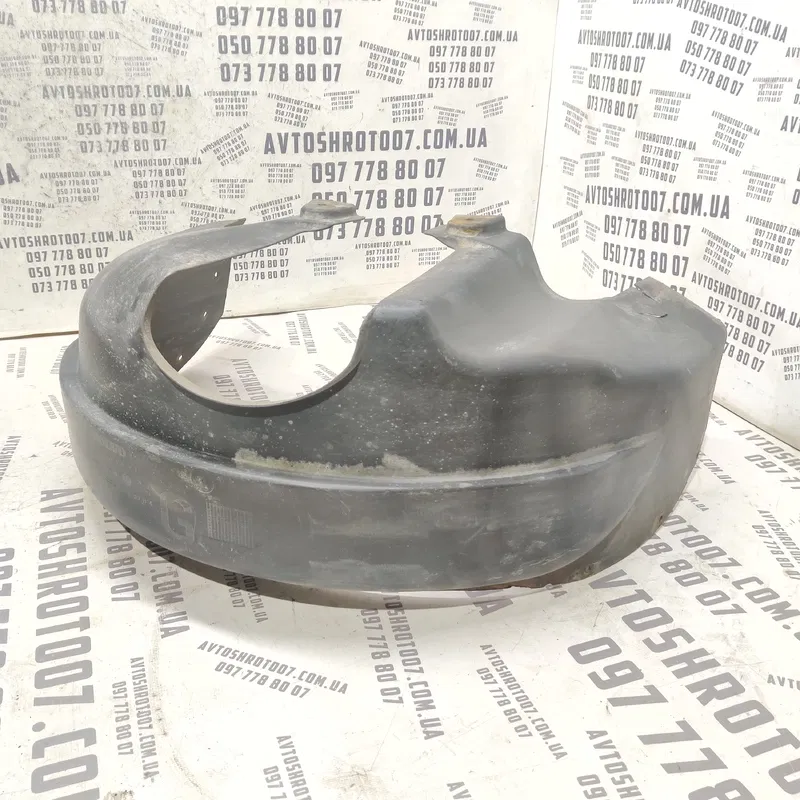 Підкрилок Volvo V50 (04-12) 2.0D зад. ліва ниж. OEM 30678139