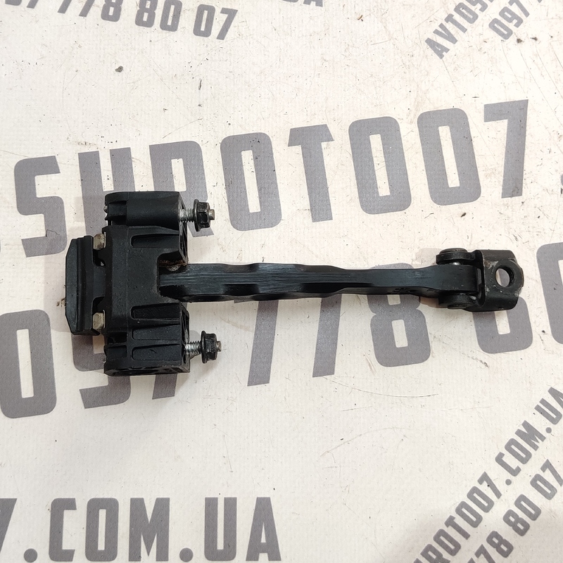 Обмежувач дверей Volvo V50 (04-12) 2.0 Diesel перед. правий