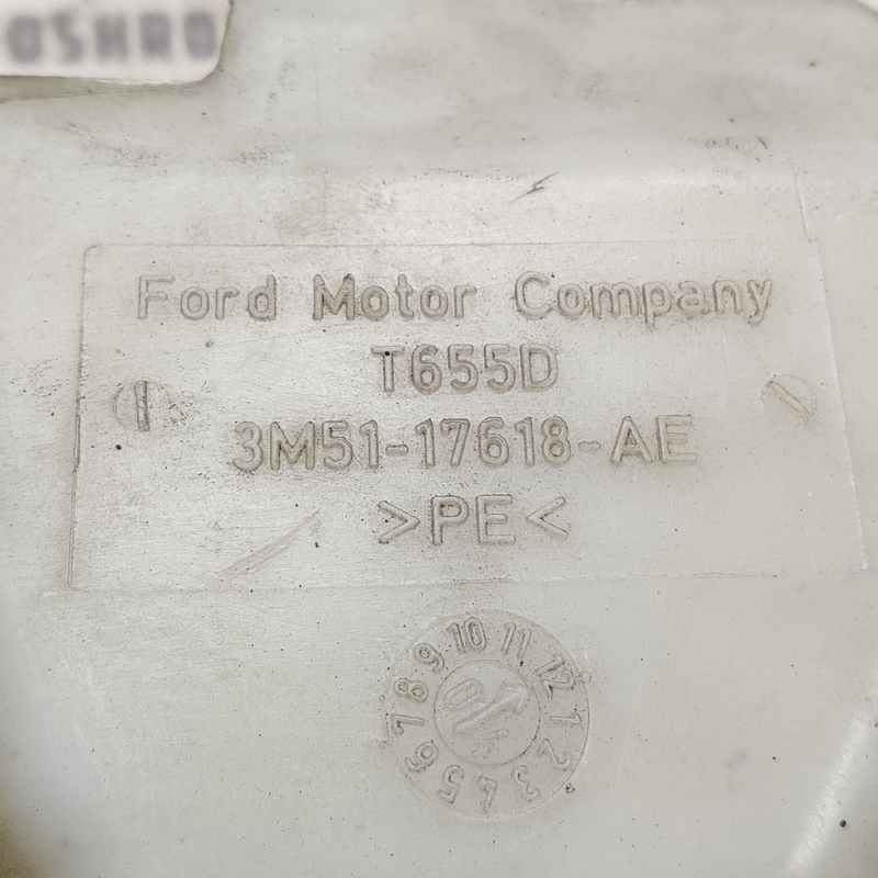 Бачок омивача Volvo V50 (04-12) 2.0D права OEM 3m5117618ae