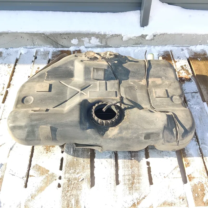 Бак паливний Hyundai Elantra 3 (00-06) 1.6 бензин задній