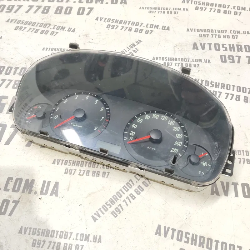 Панель приладів Hyundai Elantra 3 (00-06) 1.6 OEM 940062d201