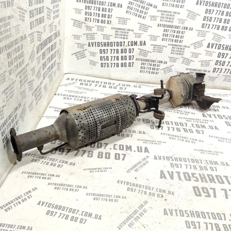 Глушник Volvo V50 (04-12) 2.0 D4204T Дизель передній нижній