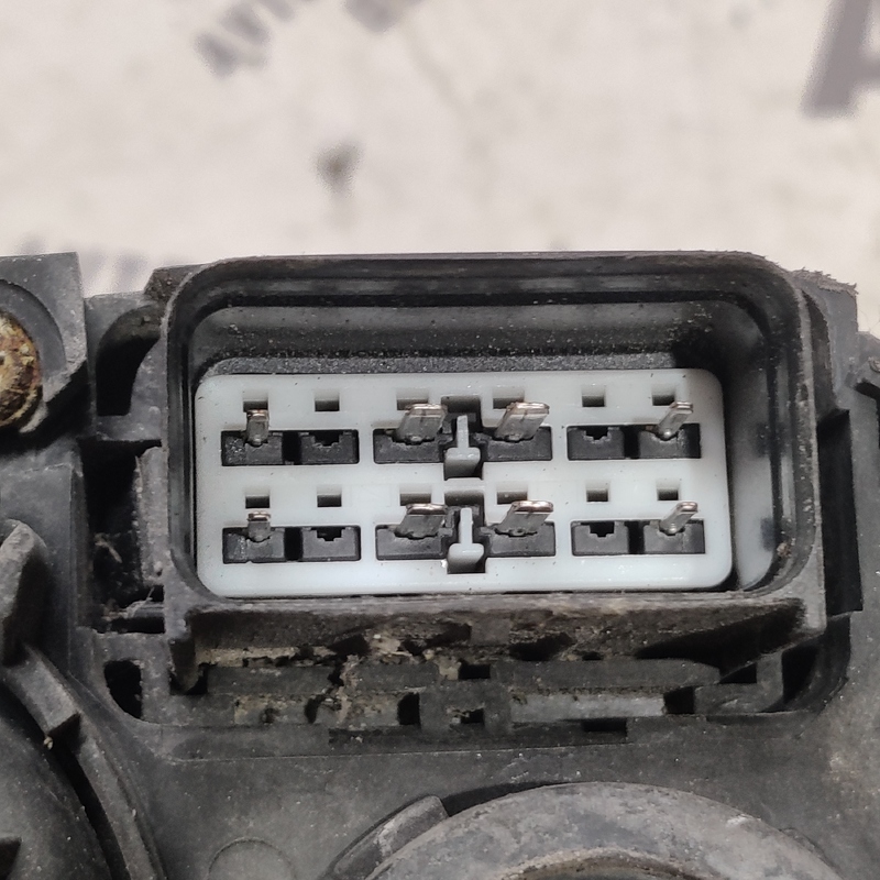 Фара Volvo V50 (04-12) 2.0 Дизель передня ліва OEM 30698885
